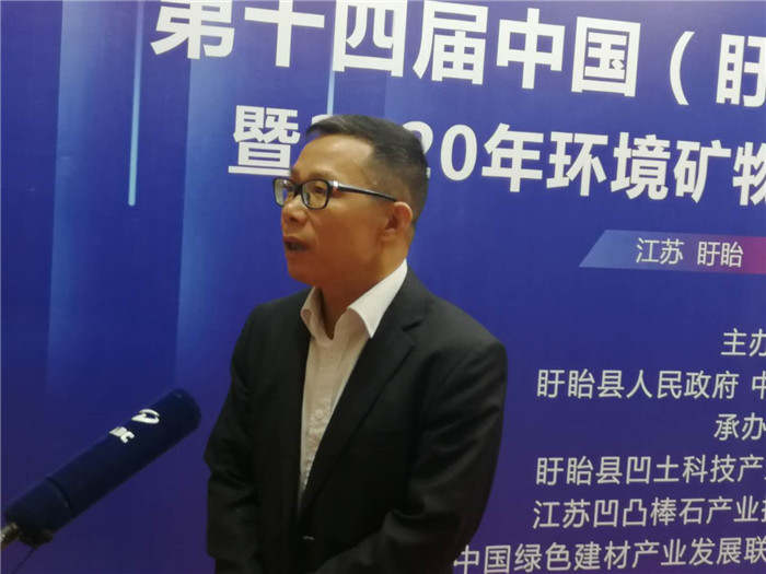 接受電視臺(tái)采訪(fǎng)_副本.jpg